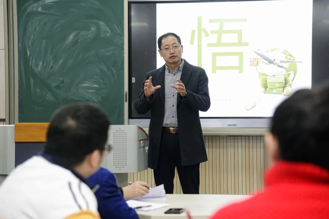 课堂展风采 研学促成长—记北培外国语学校《课堂教学研究》活动