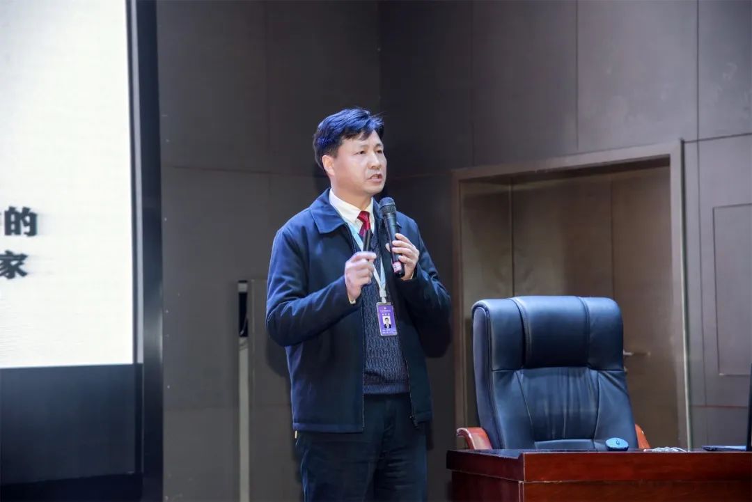 家校携手，共育未来